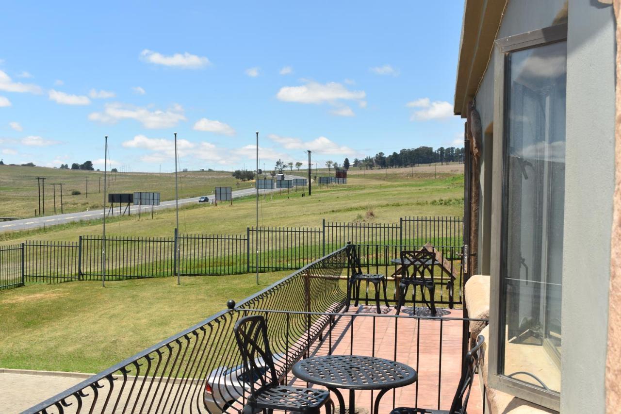 Protea Hotel By Marriott Harrismith Montrose Esterno foto