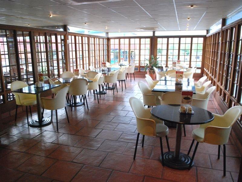 Protea Hotel By Marriott Harrismith Montrose Esterno foto