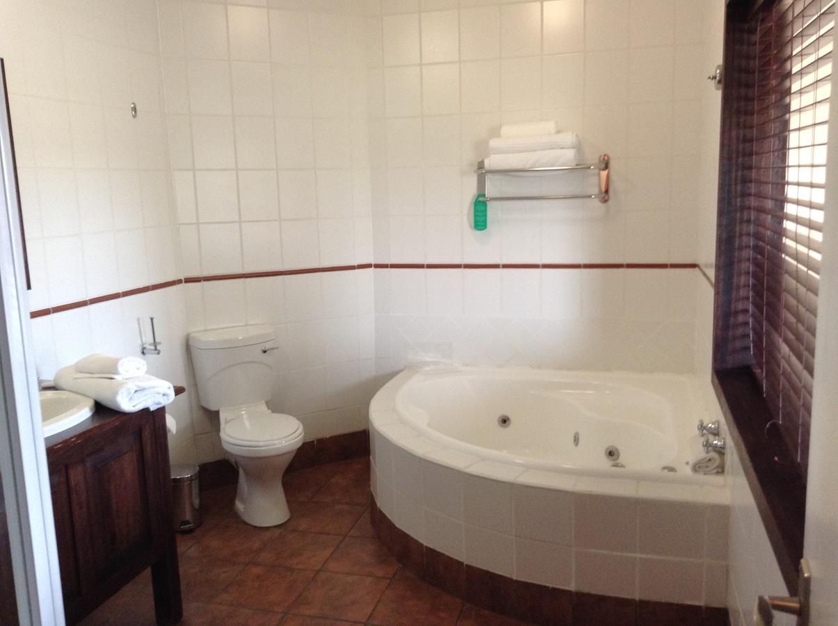 Protea Hotel By Marriott Harrismith Montrose Esterno foto