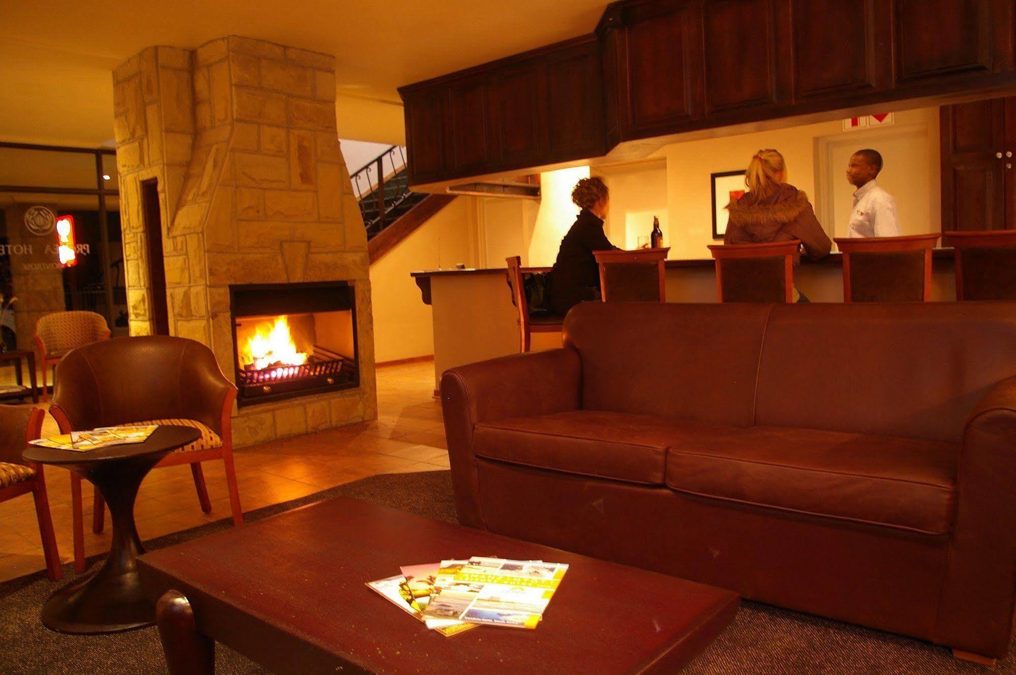 Protea Hotel By Marriott Harrismith Montrose Esterno foto