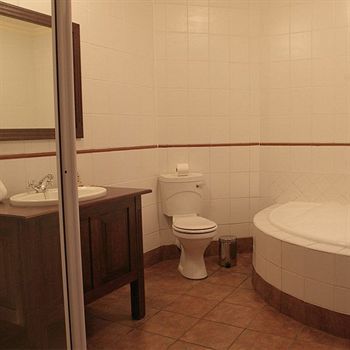 Protea Hotel By Marriott Harrismith Montrose Esterno foto